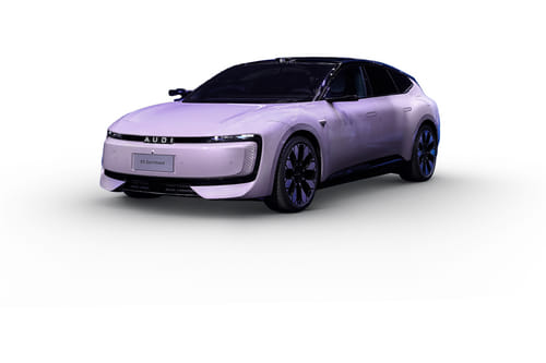 أودي إي ٥ أبيض