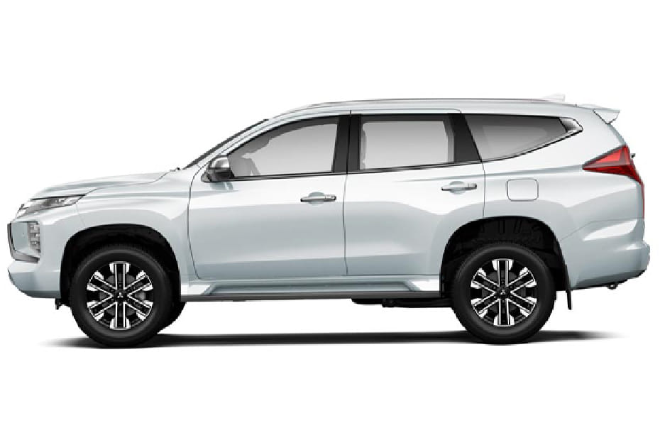 Mitsubishi Montero Sport Cool White