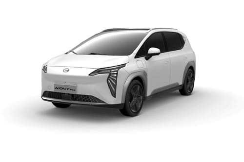 جي أي سي آيون واي أبيض