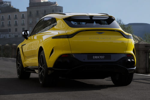 Full Rear View of أستون مارتن DBX