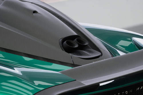 Exhaust Pipe of أستون مارتن فالهالا