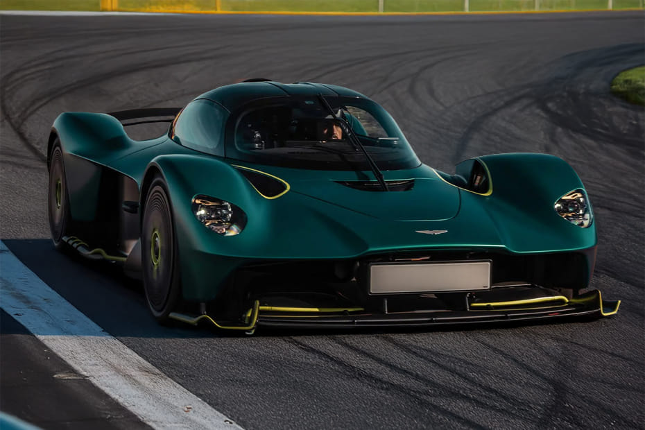 Aston Martin VALKYRIE Front Medium View