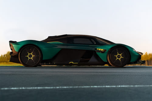 فالكيري Medium Angle Front View