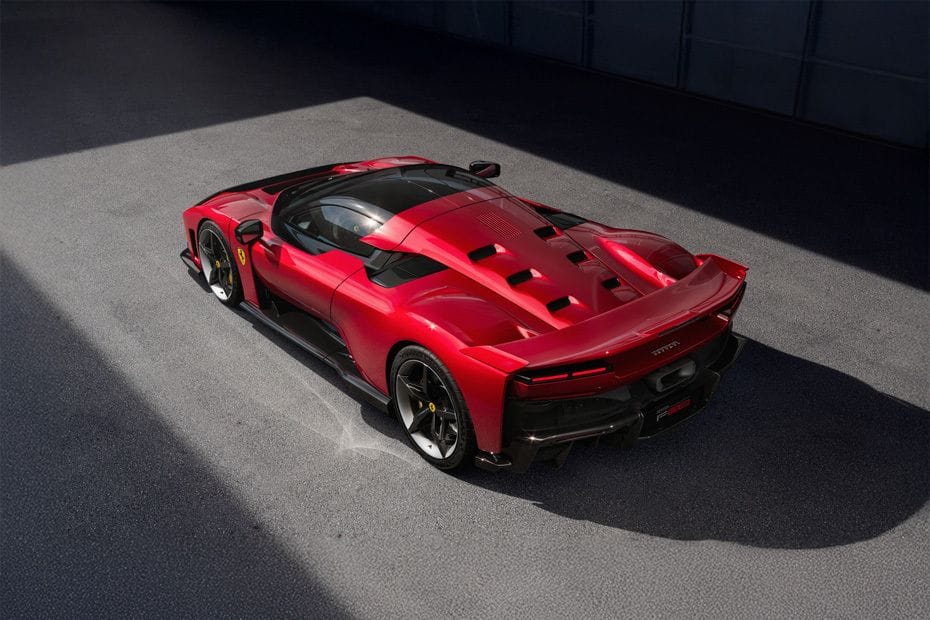 Rear Cross Side View of Ferrari F80