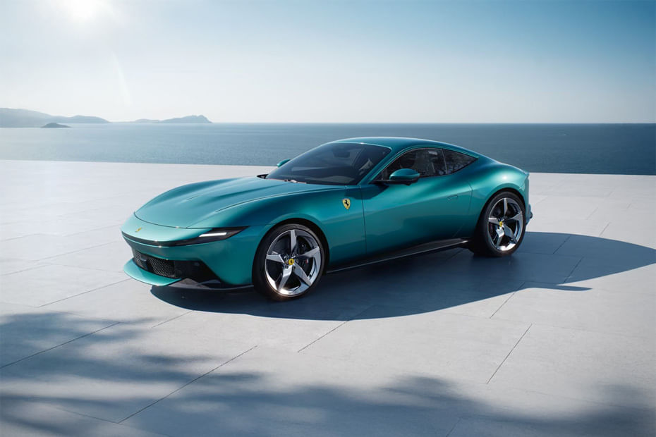 فيراري  أمالفي Front angle low view