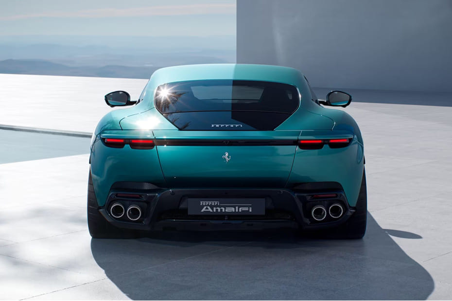 Full Rear View of فيراري أمالفي