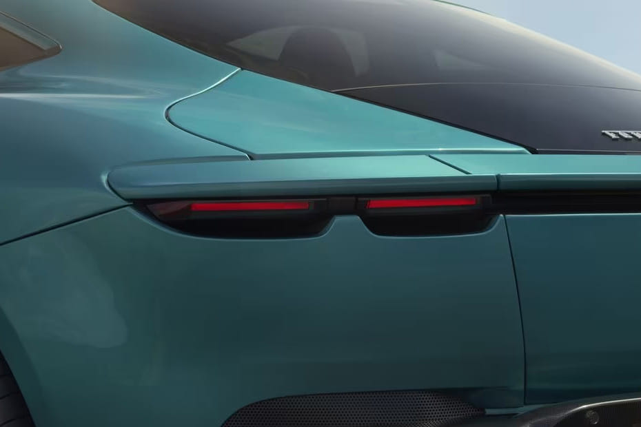 أمالفي Tail light