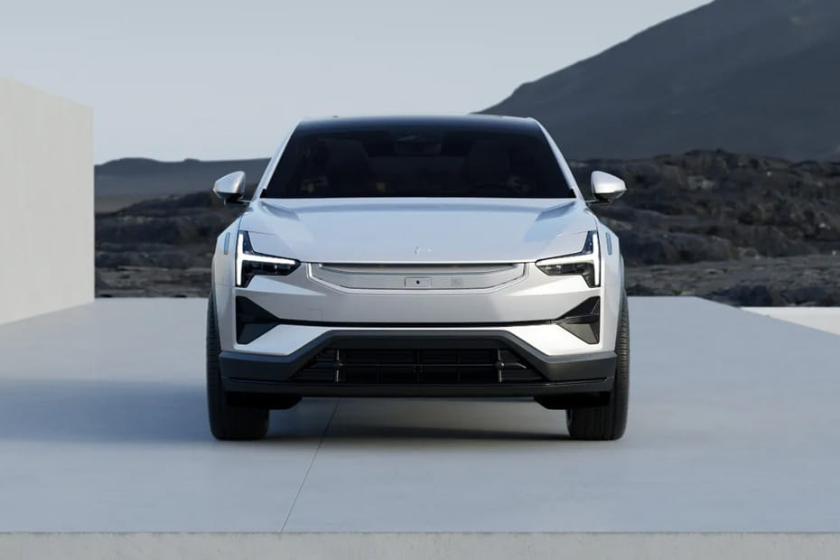 Full Front View of ٣