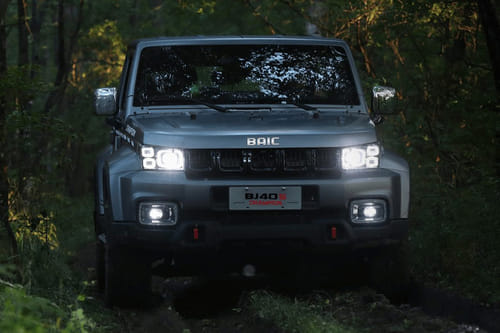 Full Front View of BJ40 S