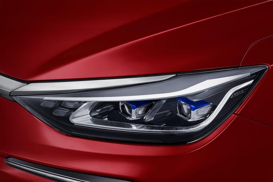 إي يو ٥ Headlight