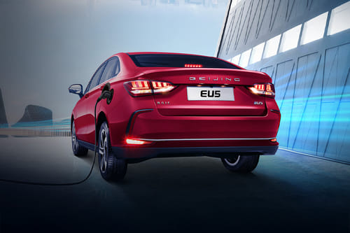 Rear Medium View of بايك إي يو ٥