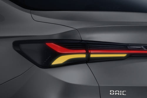 إي يو ٥ بلس Tail light