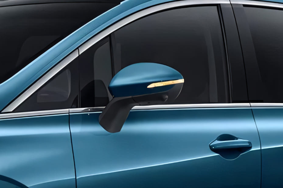 فورثينج يو-تور Drivers Side Mirror Front Angle