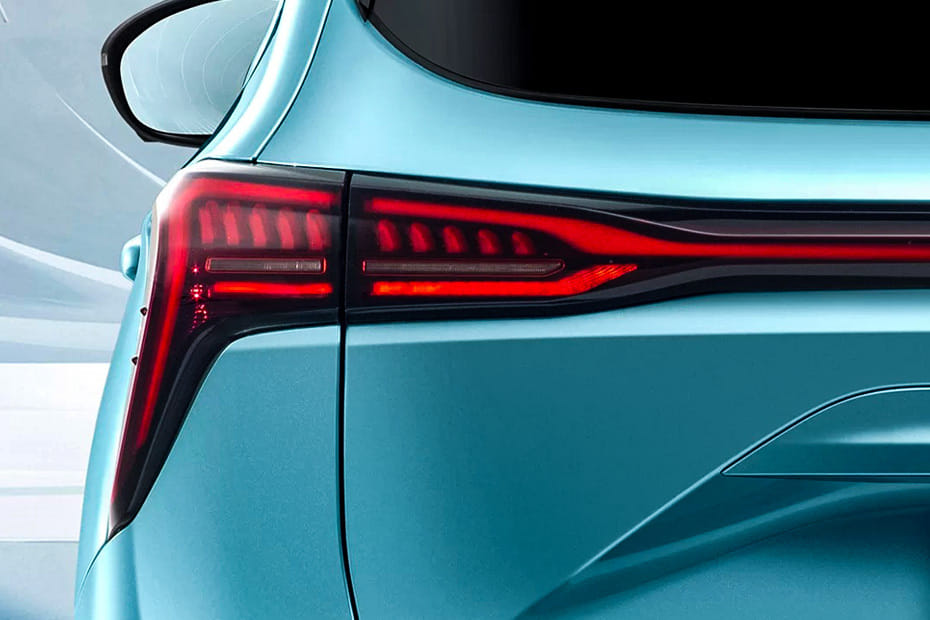 يو-تور Tail light