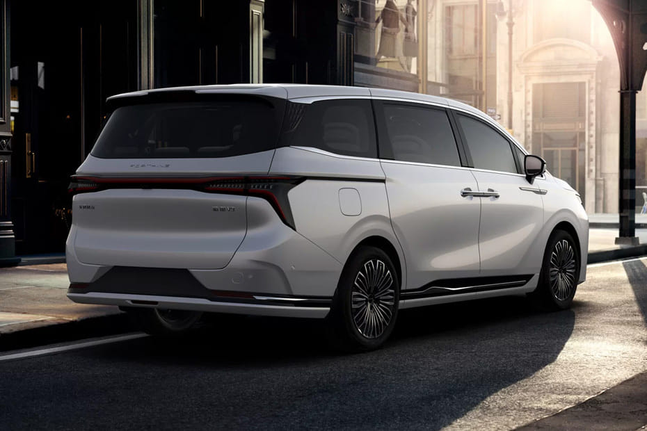 في 9 Rear angle view