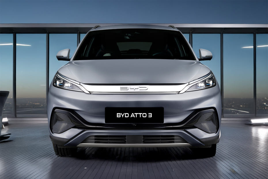 Full Front View of أتو 3