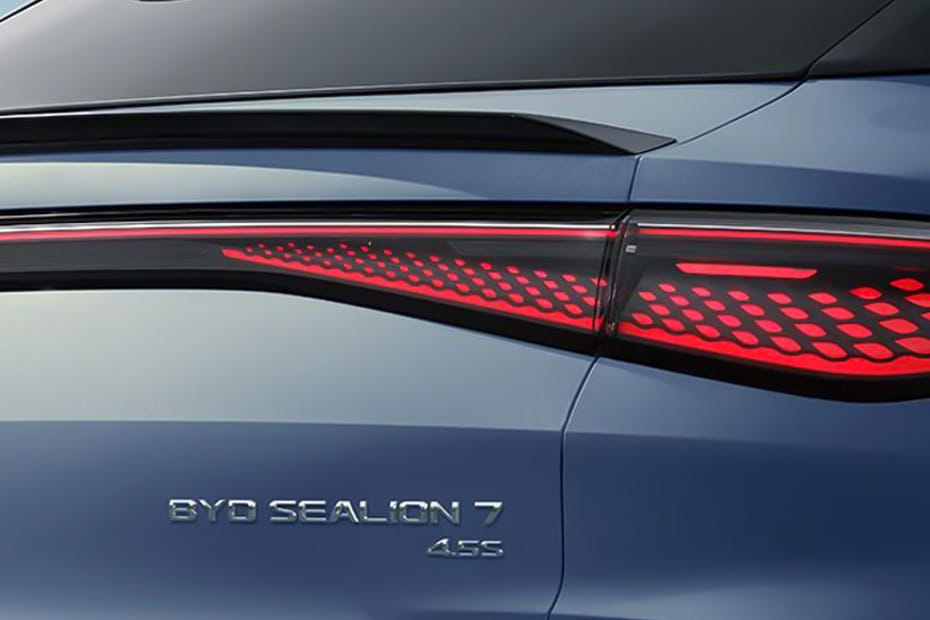 سيليون ٧ Tail light