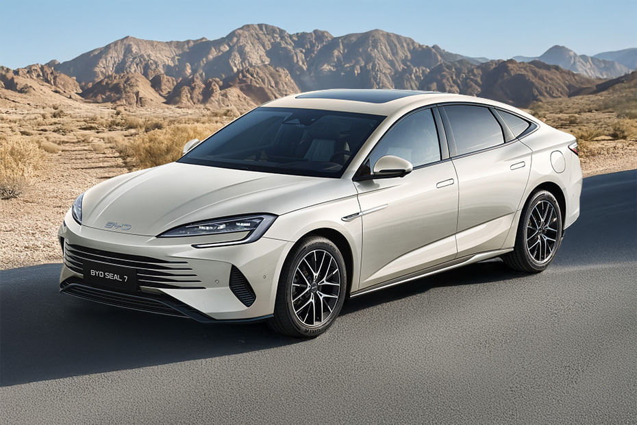 BYD  Seal 7 Front angle low view