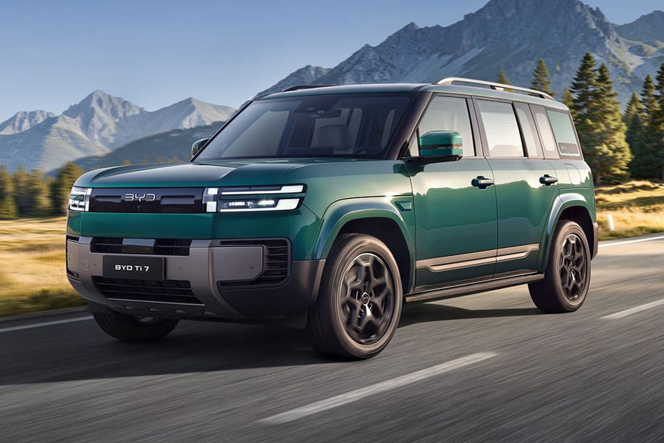 بي واي دي  تي آي 7 Front angle low view