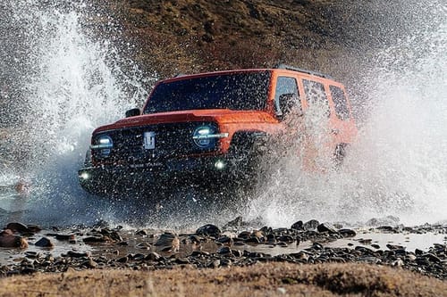 تانك 300 Front Cross Side View