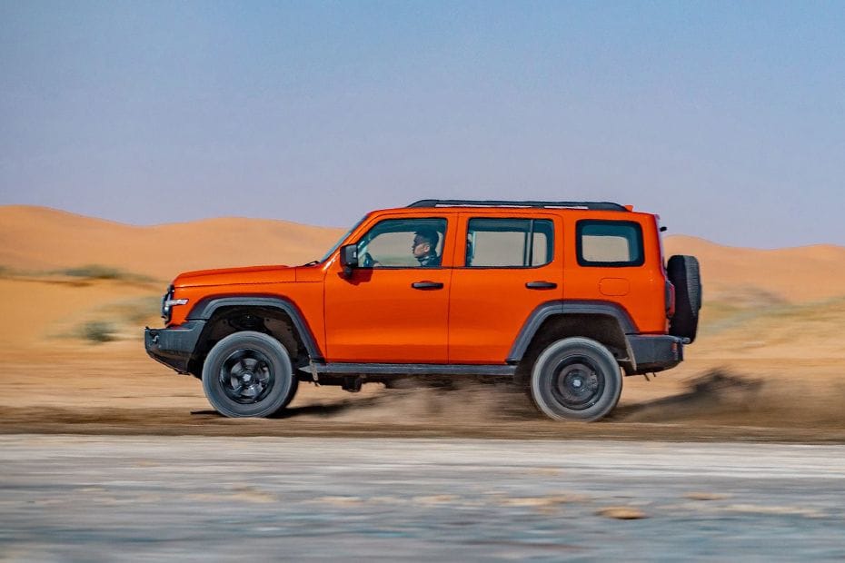 تانك 300 Full Side View