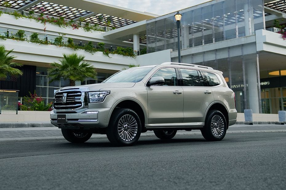 Tank  500 Front angle low view