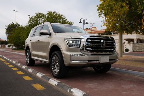 تانك  500 Front angle low view