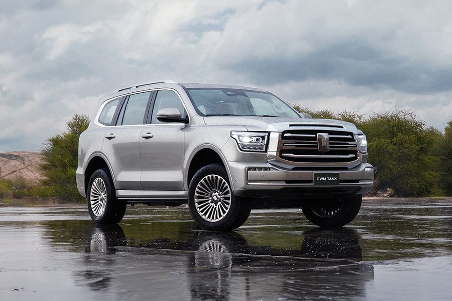 Tank 500 Front Cross Side View