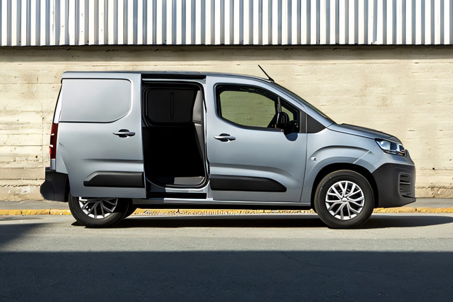 دوبلو Medium Angle Front View