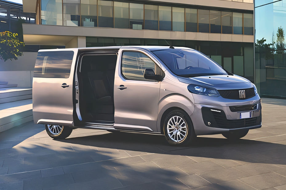 فيات سكودو Front Cross Side View