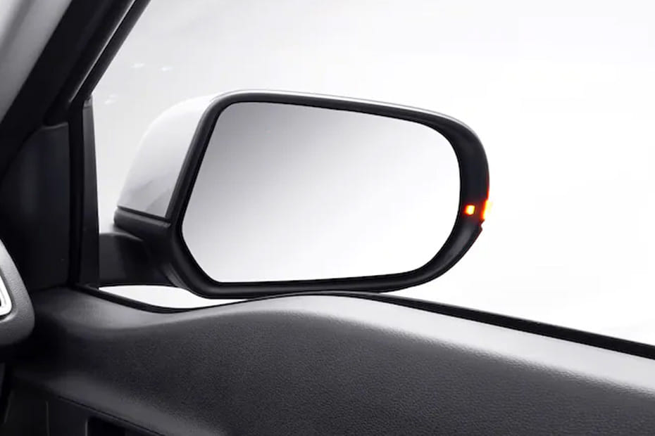 GWM Wingle 7 Drivers Side Mirror Rear Angle