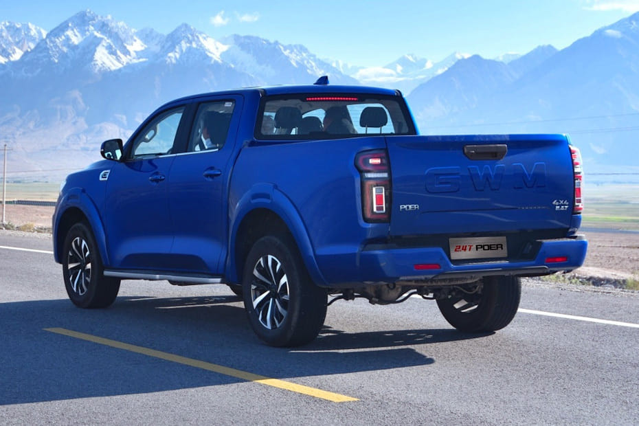 Rear Cross Side View of GWM بوَر