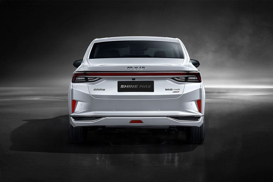 Full Rear View of دونج فينج شاين ماكس