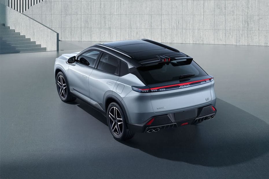 Rear Cross Side View of دونج فينج Mage