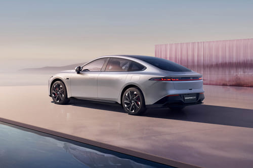 Rear Cross Side View of دونج فينج ٠٠٧