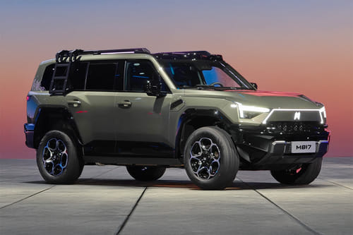 Dongfeng Warrior M817 Front Medium View