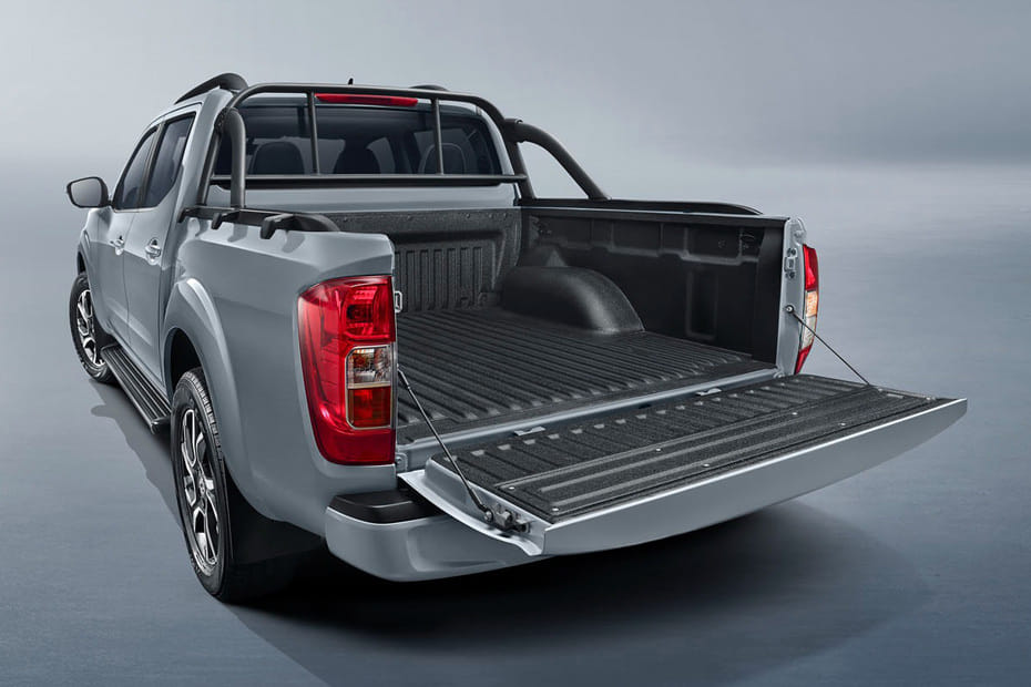 Rear Medium View of دونج فينج ريتش 7