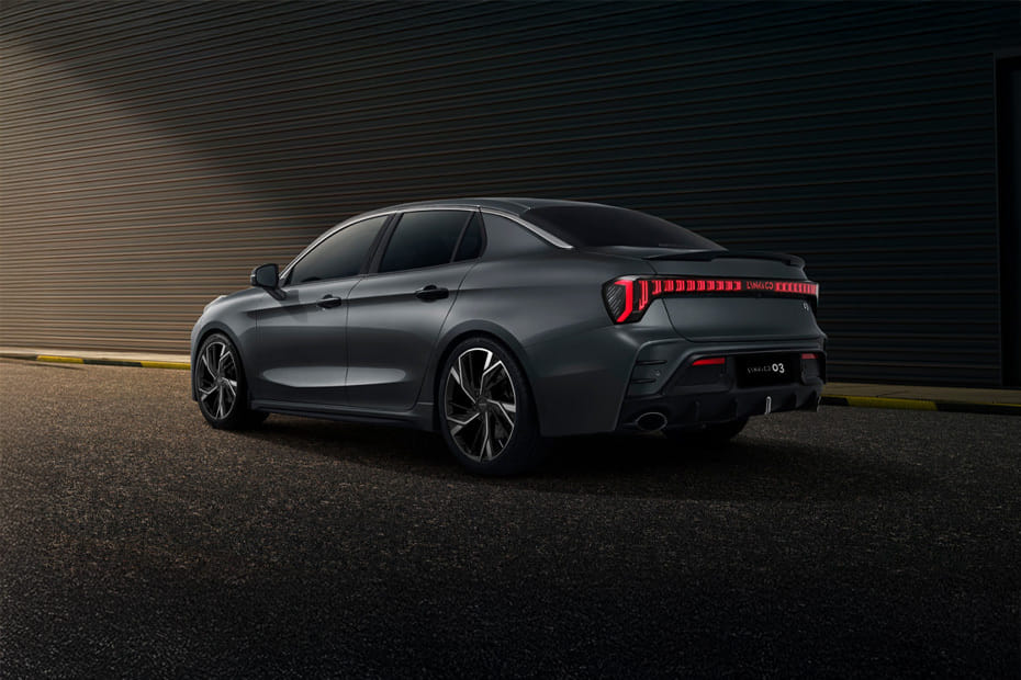 Rear Cross Side View of لينك اند كو 3