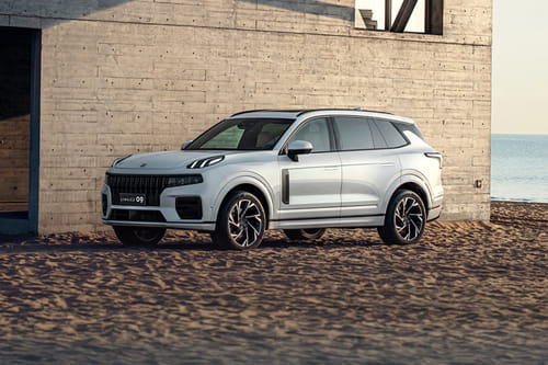 لينك اند كو 9 Front Side View