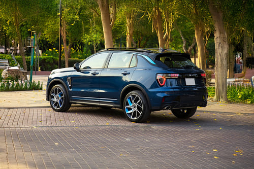 Rear Cross Side View of لينك اند كو 1