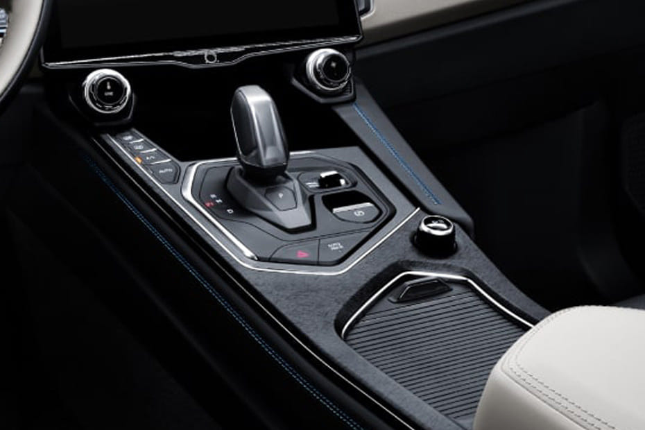 لينك اند كو 1 Sunroof Moonroof