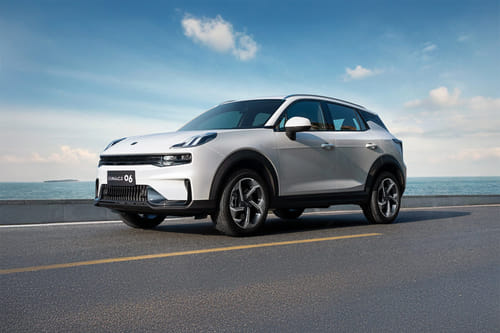 LYNK&CO  06 Front angle low view