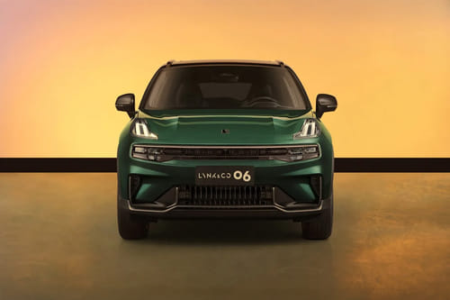 Full Front View of 06