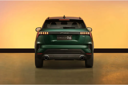 Full Rear View of LYNK&CO 06
