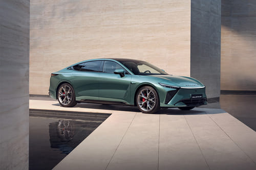 Exeed ES Front Medium View