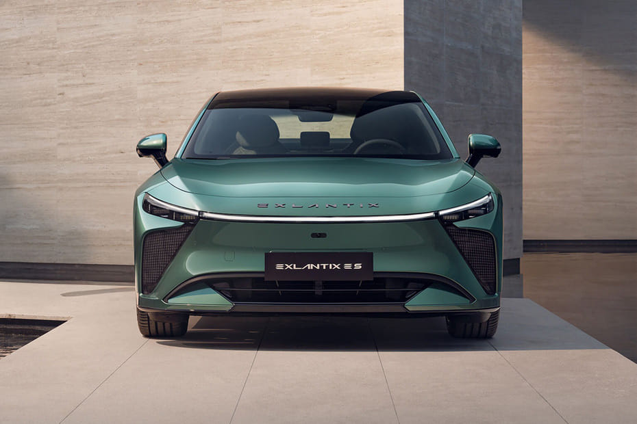 Full Front View of ES