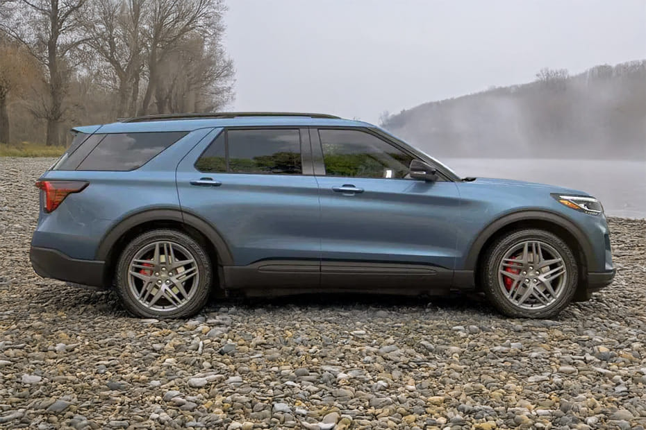 إكسبلورر Medium Angle Front View