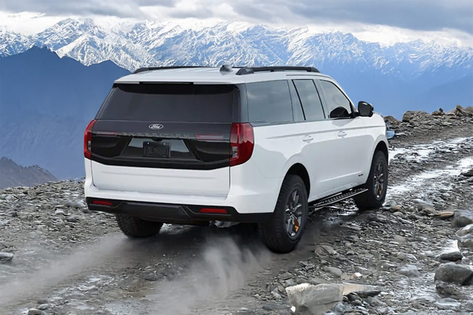 إكسبيديشن Rear angle view