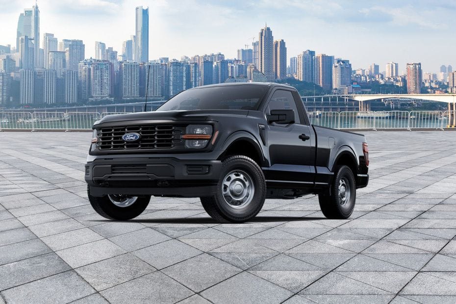 فورد  F-150 (2026) Front angle low view