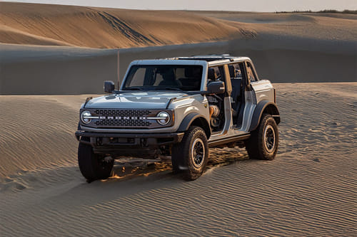 فورد  برونكو Front angle low view